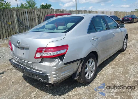 2011 Toyota Camry Le z USA, uszkodzony, nr VIN 4T1BF3EK3BU770056